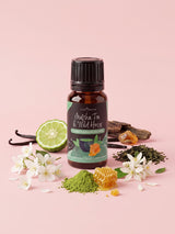 Olejek zapachowy do świec Matcha Tea & Wild Honey w butelce 10 ml otoczonej matchą, plastrem miodu, zieloną herbatą, bergamotką, jaśminem i laskami wanilii